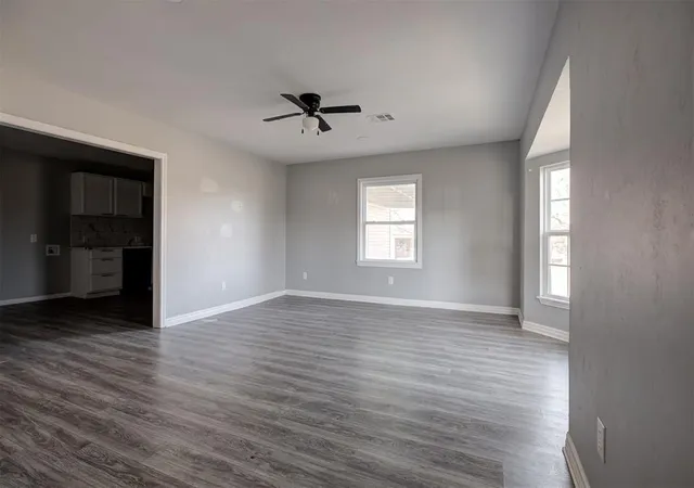 5th image of 1427 W Chickasha Ave, Chickasha, OK 73018 | MLS# 1219980