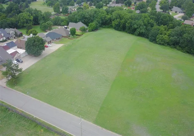 3rd image of Sunup Dr, Clinton, OK 73601 | MLS# 1220060
