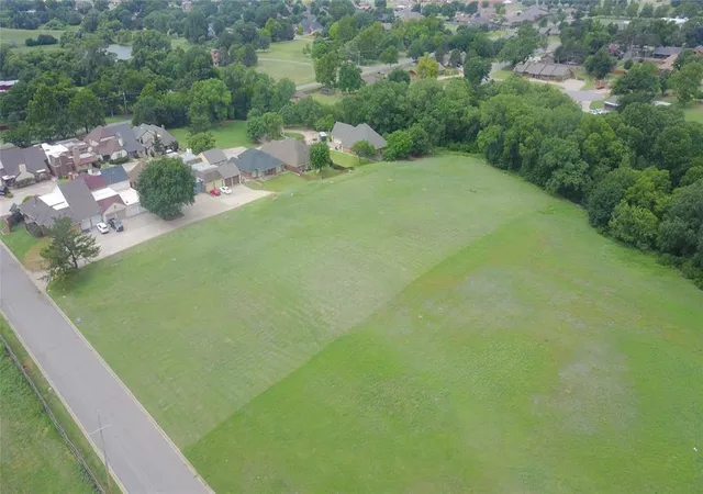 5th image of Sunup Dr, Clinton, OK 73601 | MLS# 1220060