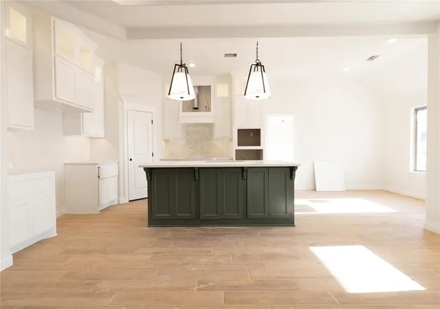 Photo 1 of Single family home for sale at 3009 Arbor Hl Dr, Edmond, OK 73034 | MLS# 1220091 | Listing updated on 2026-08-28