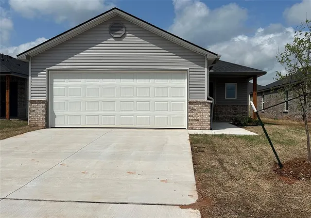 Photo 1 of Sale Pending at 920151 Wallace Ave, Wellston, OK 74881 | MLS# 1220133 | Listing updated on 2026-09-29