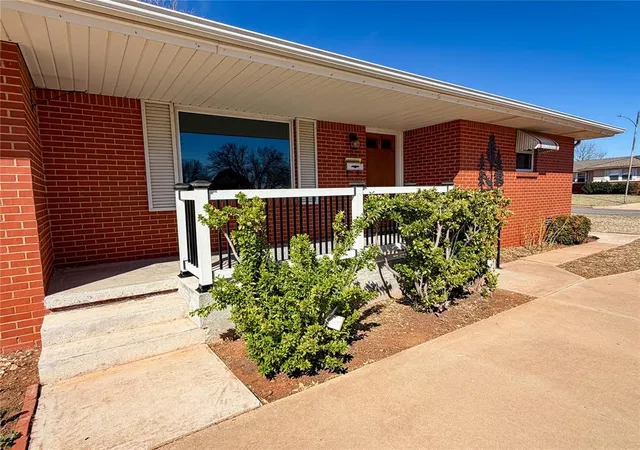 Homes for sale in Cordell, OK | 101 Mimosa St, Cordell, OK 73632 | MLS# 1220141