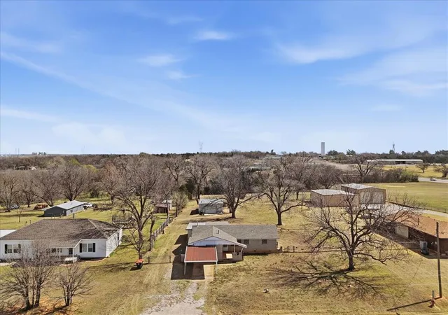 5th image of 2510 N Peebly Rd, Harrah, OK 73045 | MLS# 1220173