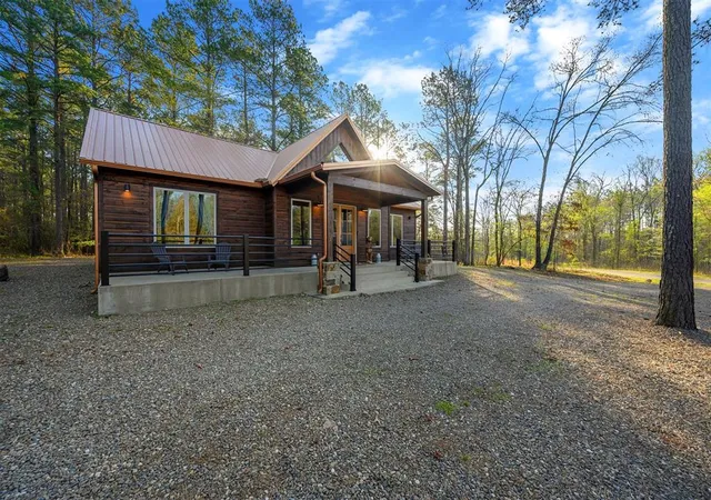 Photo 3 of Single family home for sale at 200 Iti Hina Trl, Broken Bow, OK 74728 | MLS# 1220233 | Listing updated on 2026-09-21