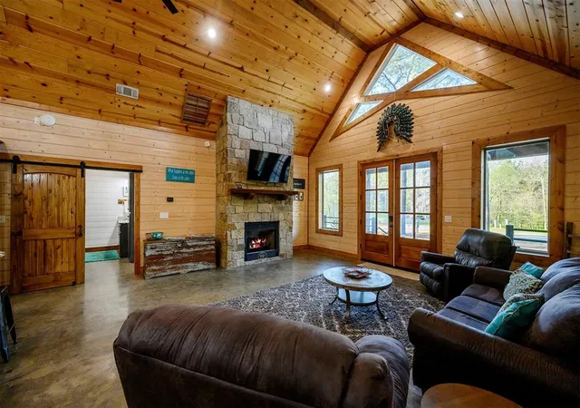 Photo 1 of Single family home for sale at 200 Iti Hina Trl, Broken Bow, OK 74728 | MLS# 1220233 | Listing updated on 2026-09-21