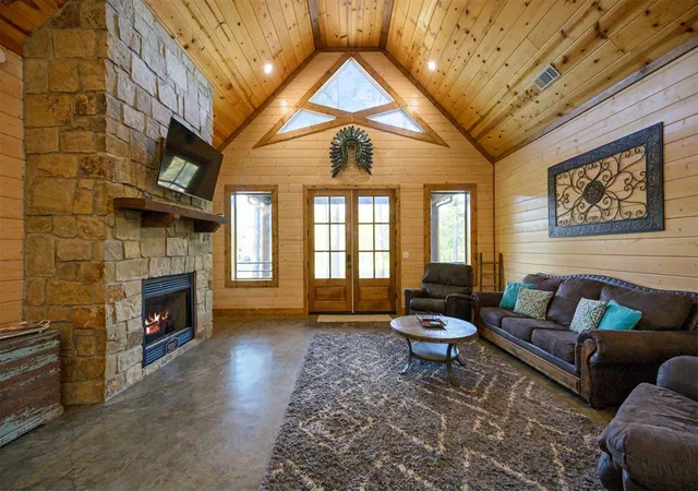 Photo 3 of Single family home for sale at 200 Iti Hina Trl, Broken Bow, OK 74728 | MLS# 1220233 | Listing updated on 2026-09-21