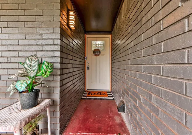 Photo 3 of Single family home for sale at 1004 S Neptune Rd, Edmond, OK 73003 | MLS# 1220245 | Listing updated on 2026-08-28