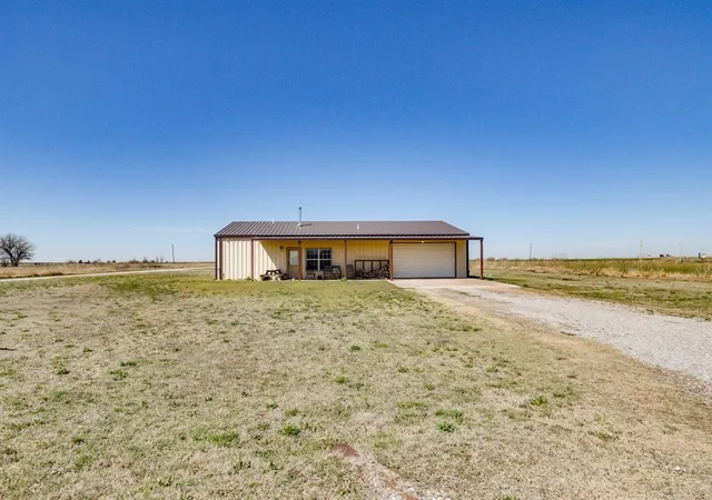 3rd image of 17725 Saddleback Ln, El Reno, OK 73036 | MLS# 1220278