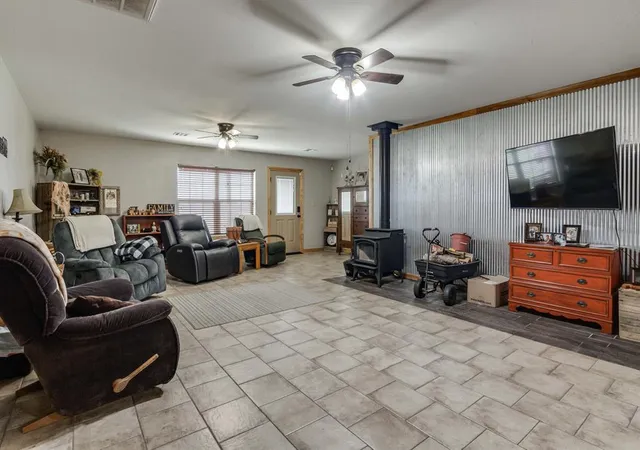1st image of 17725 Saddleback Ln, El Reno, OK 73036 | MLS# 1220278