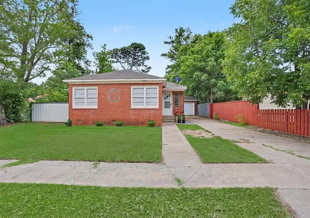 Photo 2 of Single family home for sale at 408 W Taylor St, Mangum, OK 73554 | MLS# 1220286 | Listing updated on 2026-07-17