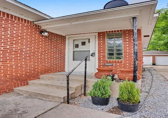 Photo 3 of Single family home for sale at 408 W Taylor St, Mangum, OK 73554 | MLS# 1220286 | Listing updated on 2026-07-17