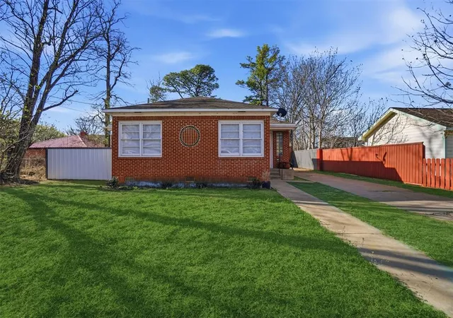 Homes for sale in Mangum, OK | 408 W Taylor St, Mangum, OK 73554 | MLS# 1220286