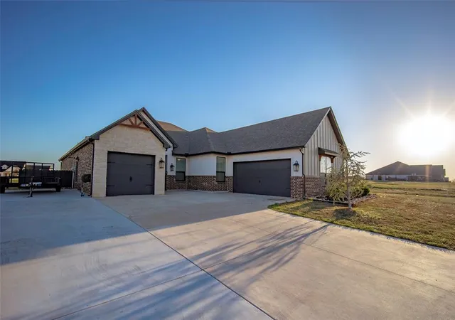 2nd image of 2261 Jackson Ln, Blanchard, OK 73010 | MLS# 1220293