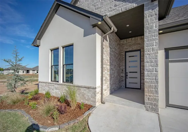 Photo 3 of Single family home for sale at 3025 SW 133rd Terrace, Oklahoma City, OK 73170 | MLS# 1220309 | Listing updated on 2026-05-06