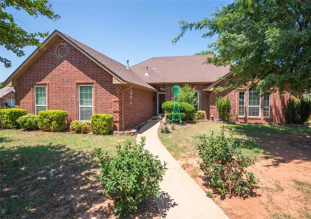Photo 2 of Single family home for sale at 1221 NW 181st Street, Edmond, OK 73012 | MLS# 1220322 | Listing updated on 2026-06-19