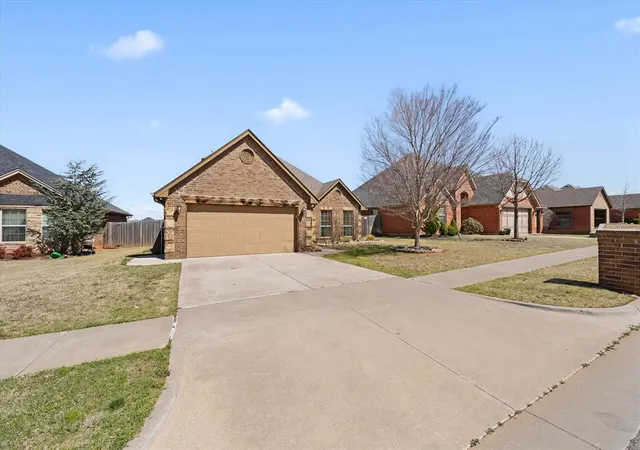 5th image of 18516 Haslemere Ln, Edmond, OK 73012 | MLS# 1220325