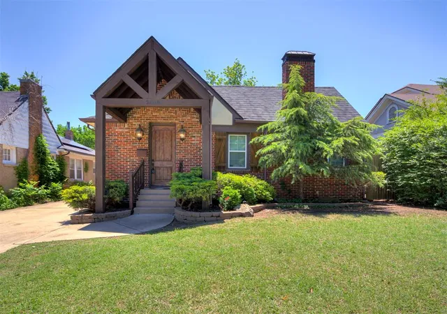 Photo 3 of Single family home for sale at 2040 Nw 21st Street, Oklahoma City, OK 73106 | MLS# 1220358 | Listing updated on 2026-09-18