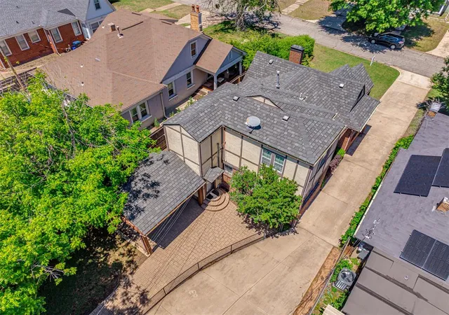 Photo 4 of Single family home for sale at 2040 NW 21st Street, Oklahoma City, OK 73106 | MLS# 1220358 | Listing updated on 2026-09-18