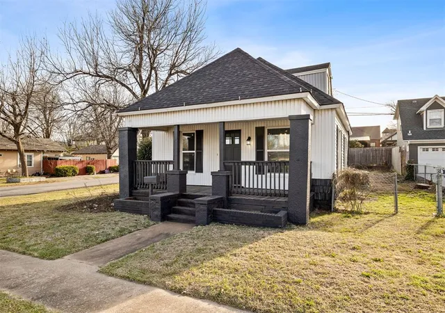 Homes for sale in El Reno, OK | 1001 S Rock Island Ave, El Reno, OK 73036 | MLS# 1220387