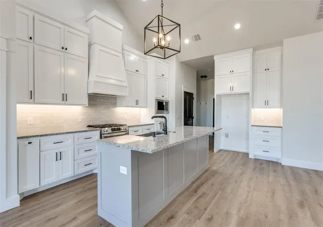 Photo 3 of Single family home for sale at 2233 Sw 160th Street, Oklahoma City, OK 73170 | MLS# 1220401 | Listing updated on 2026-10-20