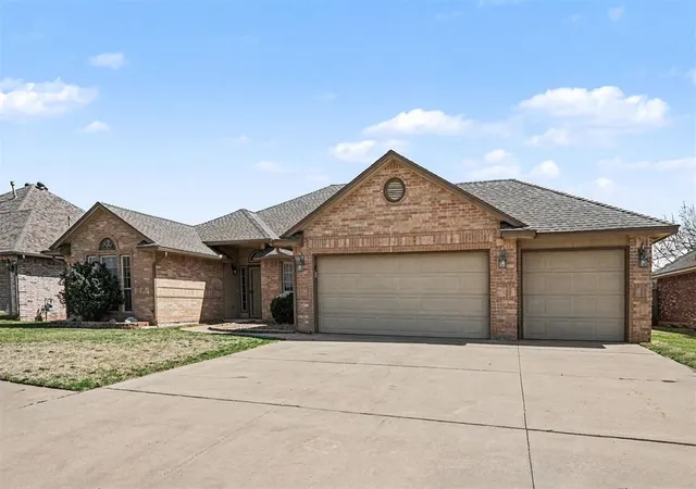 Photo 2 of Single family home for sale at 2912 Danielle Ter, Moore, OK 73160 | MLS# 1220440 | Listing updated on 2026-09-14