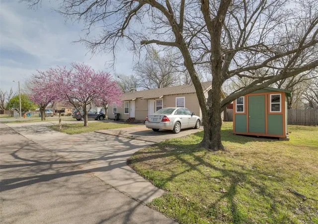 2nd image of 1131 Stubbeman Ave, Norman, OK 73069 | MLS# 1220454
