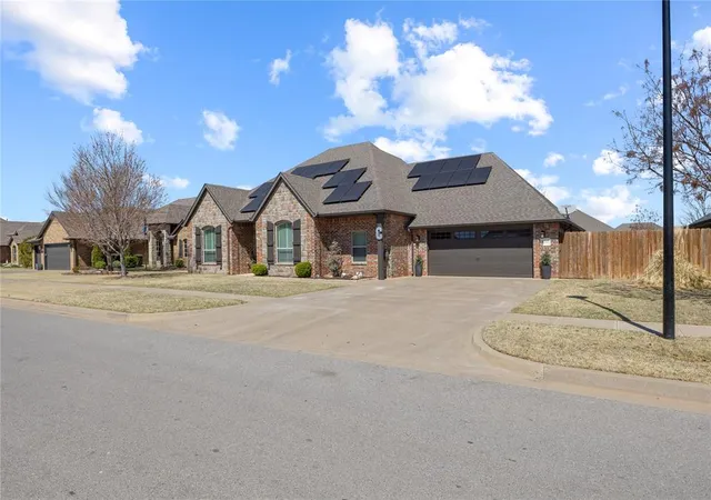 2nd image of 2101 Stratta Dr, Weatherford, OK 73096 | MLS# 1220457