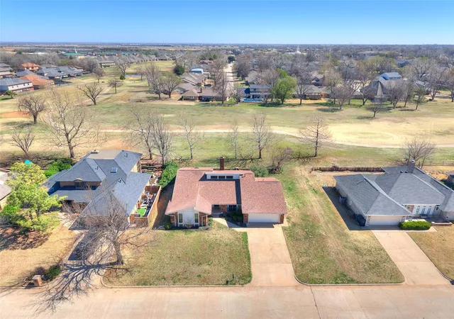 36th image of 12004 Royal Coach Dr, Yukon, OK 73099 | MLS# 1220505