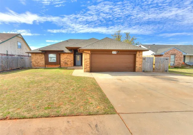 Homes for sale in Moore, OK | 2116 Ne 8th St, Moore, OK 73160 | MLS# 1220553