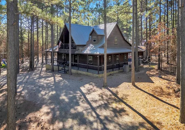 Photo 3 of Single family home for sale at 658 Sugar Pine Loop, Broken Bow, OK 74728 | MLS# 1220573 | Listing updated on 2026-09-21