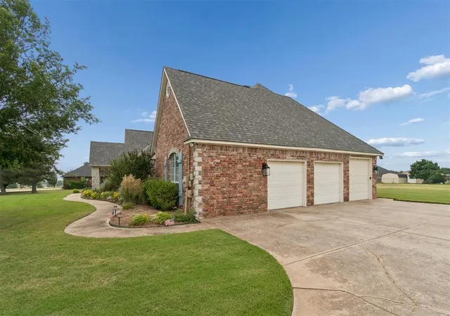 30th image of 4080 Darril Rd, Edmond, OK 73025 | MLS# 1220708