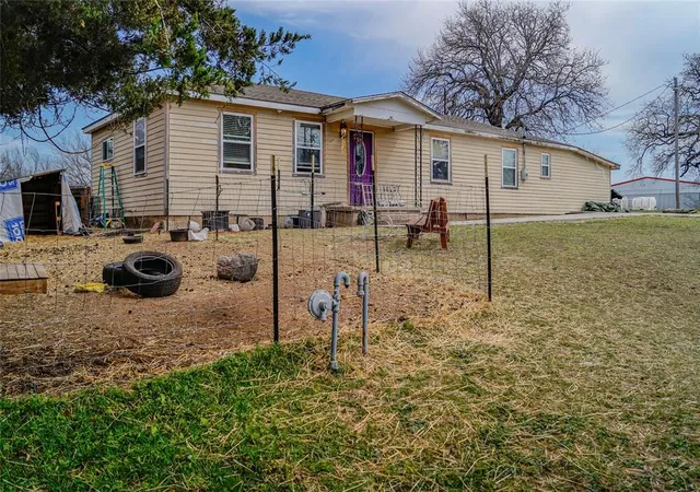 Homes for sale in Healdton, OK | 95 3Rd St, Healdton, OK 73438 | MLS# 1220711