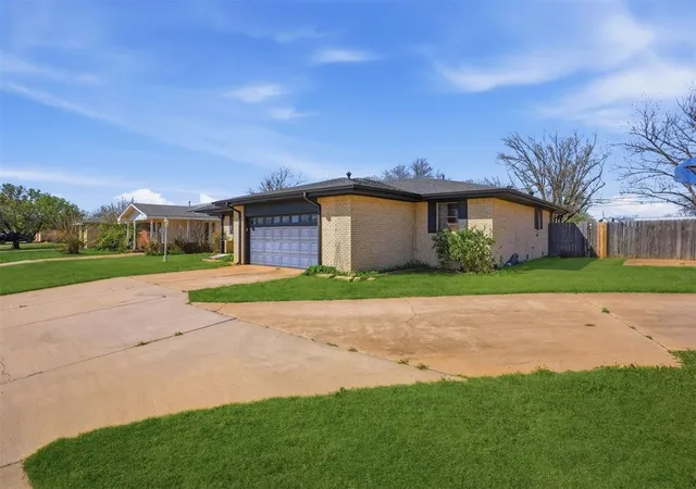 Homes for sale in Cordell, OK | 1414 N Glenn English St, Cordell, OK 73632 | MLS# 1220733