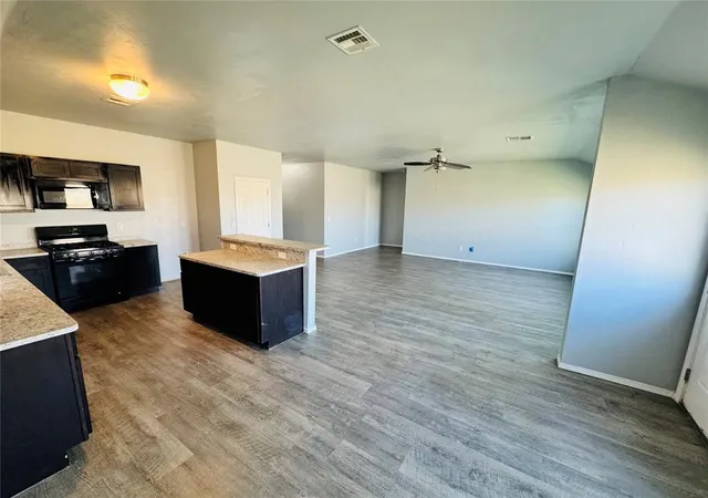 3rd image of 1529 Peridot Ln, Noble, OK 73068 | MLS# 1220752