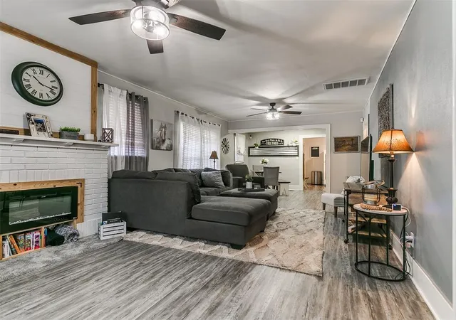 5th image of 410 E Washington Ave, Guthrie, OK 73044 | MLS# 1220790