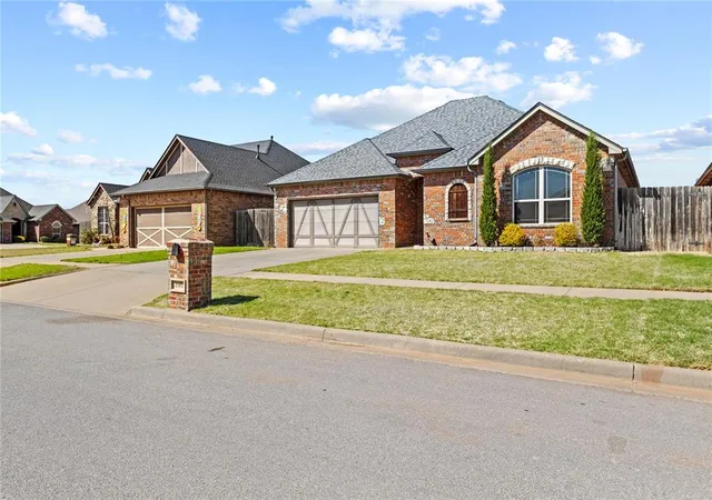 Homes for sale in Weatherford, OK | 2513 Hayride Dr, Weatherford, OK 73096 | MLS# 1220844