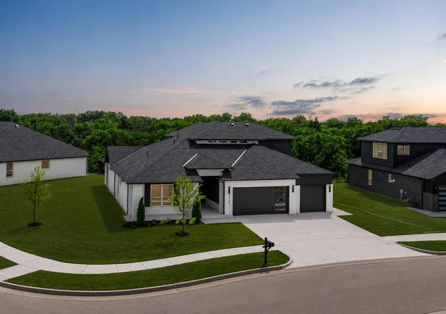 2nd image of 7228 Nw 155th St, Edmond, OK 73013 | MLS# 1220888