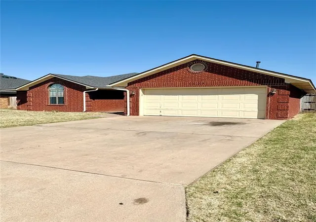 Homes for sale in Altus, OK | 3008 Mallard Ct, Altus, OK 73521 | MLS# 1220979