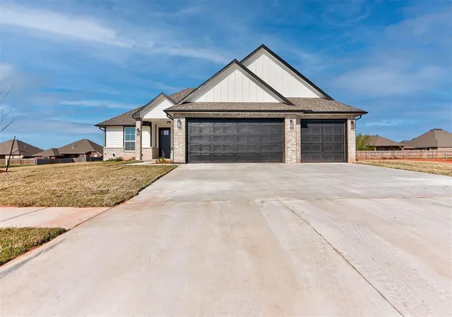 1st image of 624 Manzano Dr, Norman, OK 73071 | MLS# 1221010