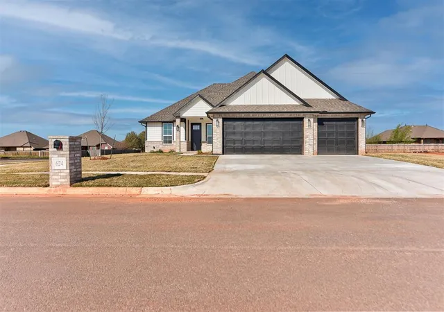 2nd image of 624 Manzano Dr, Norman, OK 73071 | MLS# 1221010
