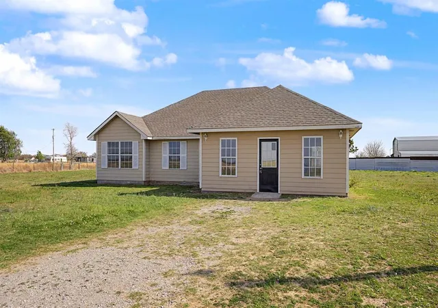 Homes for sale in Prague, OK | 51079 Moccasin Trail Rd, Prague, OK 74864 | MLS# 1221036