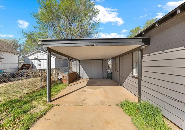 Homes for sale in Clinton, OK | 312 S 14Th St, Clinton, OK 73601 | MLS# 1221058