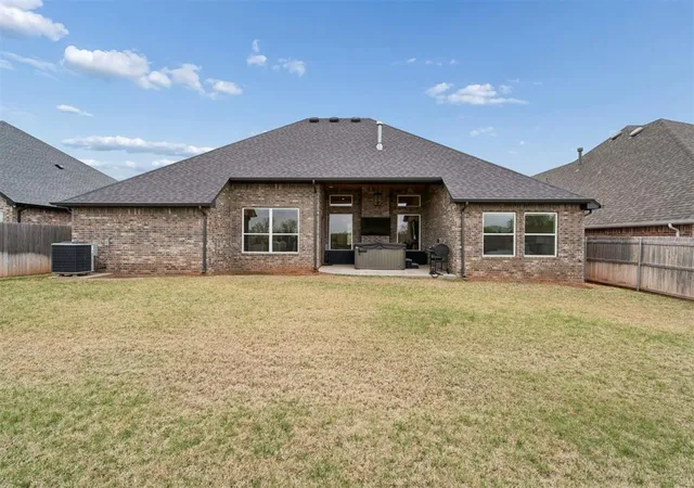 33rd image of 413 Maybury Dr, Norman, OK 73069 | MLS# 1221066