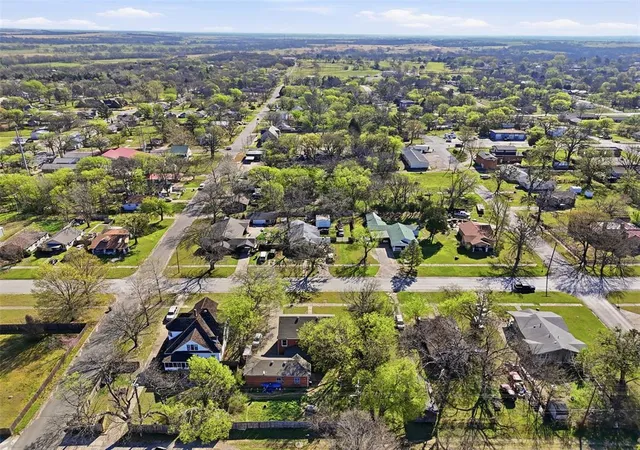 Homes for sale in Wewoka, OK | 707 S Okfuskee Ave, Wewoka, OK 74884 | MLS# 1221076