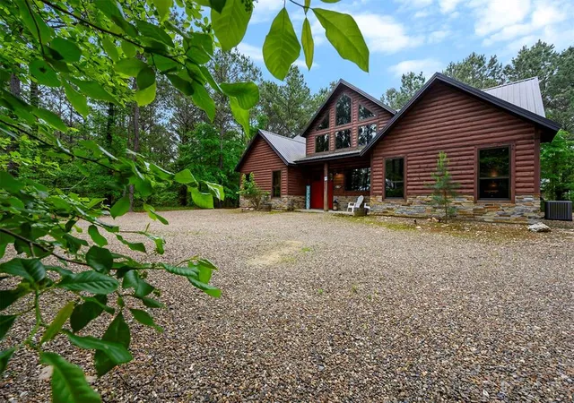 Homes for sale in Broken Bow, OK | 312 Sugar Pine Loop, Broken Bow, OK 74728 | MLS# 1221102
