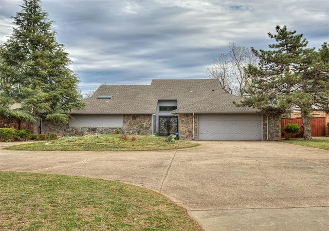 1st image of 10604 Admiral Dr, Oklahoma City, OK 73162 | MLS# 1221147
