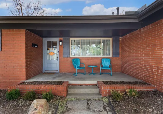 3rd image of 2732 Ridgeview Dr, Oklahoma City, OK 73120 | MLS# 1221159