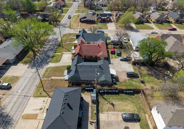Listing Photo 2 - Condo for sale in building located at 1209 N Villa Ave, Oklahoma City, OK 73107 - Unit #