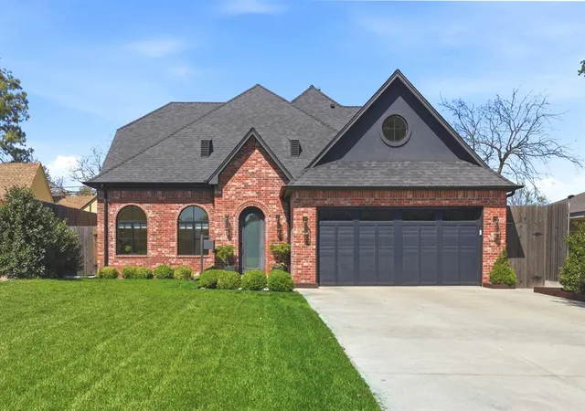 Photo 1 of Single Family Residence at 1123 Bedford Dr, Nichols Hills, OK 73116 | MLS# 1221321 | | Sold on 2026-06-04