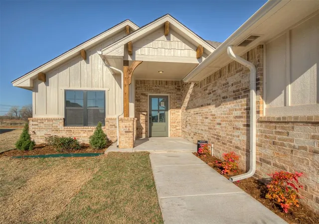 Photo 3 of Single Family Residence at 12401 Dolche Vita Dr, Yukon, OK 73099 | MLS# 1221335 | | Sold on 2026-06-12